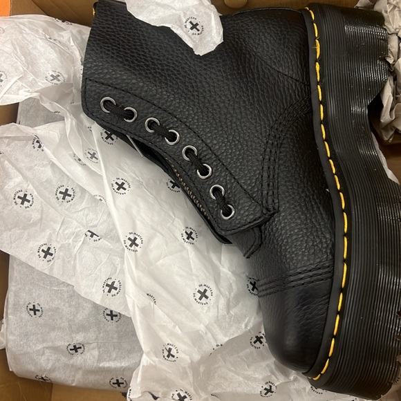 Dr. Martens Women's Jadon - Picture 2 of 2